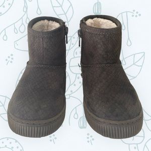 Toddler winter boots, size 8